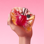 Viktor&Rolf Bonbon Caramel Crunch Eau de Parfum (50ml)
- Image 5